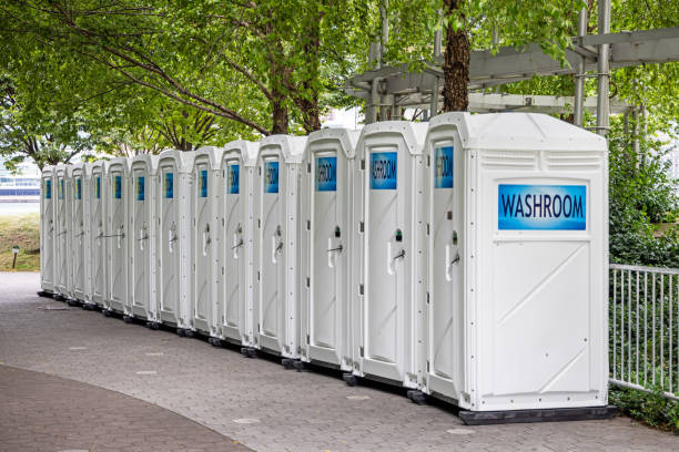 Best Portable bathroom rental  in Rosemont, IL